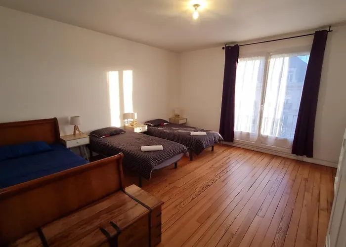 Appartement 83 M2, 4 Lits , 5 Pers, 100 M De La Gare, Confortable Et Lumineux