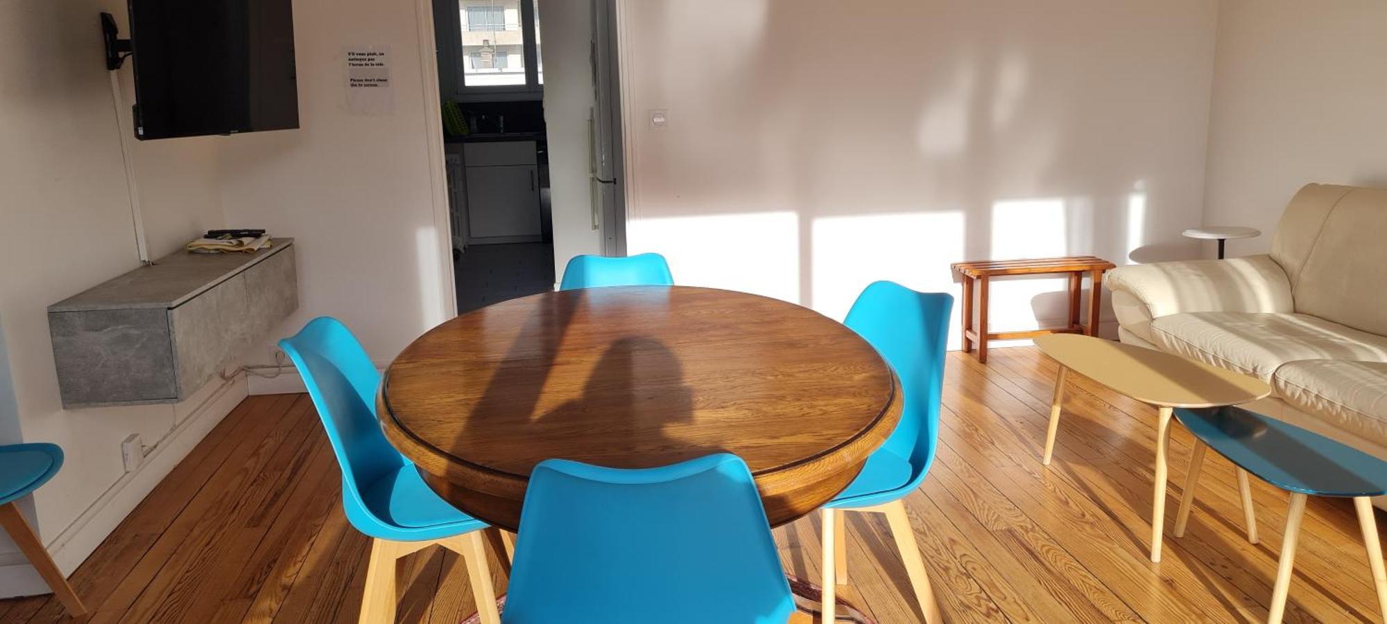 Apartment 83 M2, 4 Lits , 5 Pers, 100 M De La Gare, Confortable Et Lumineux
